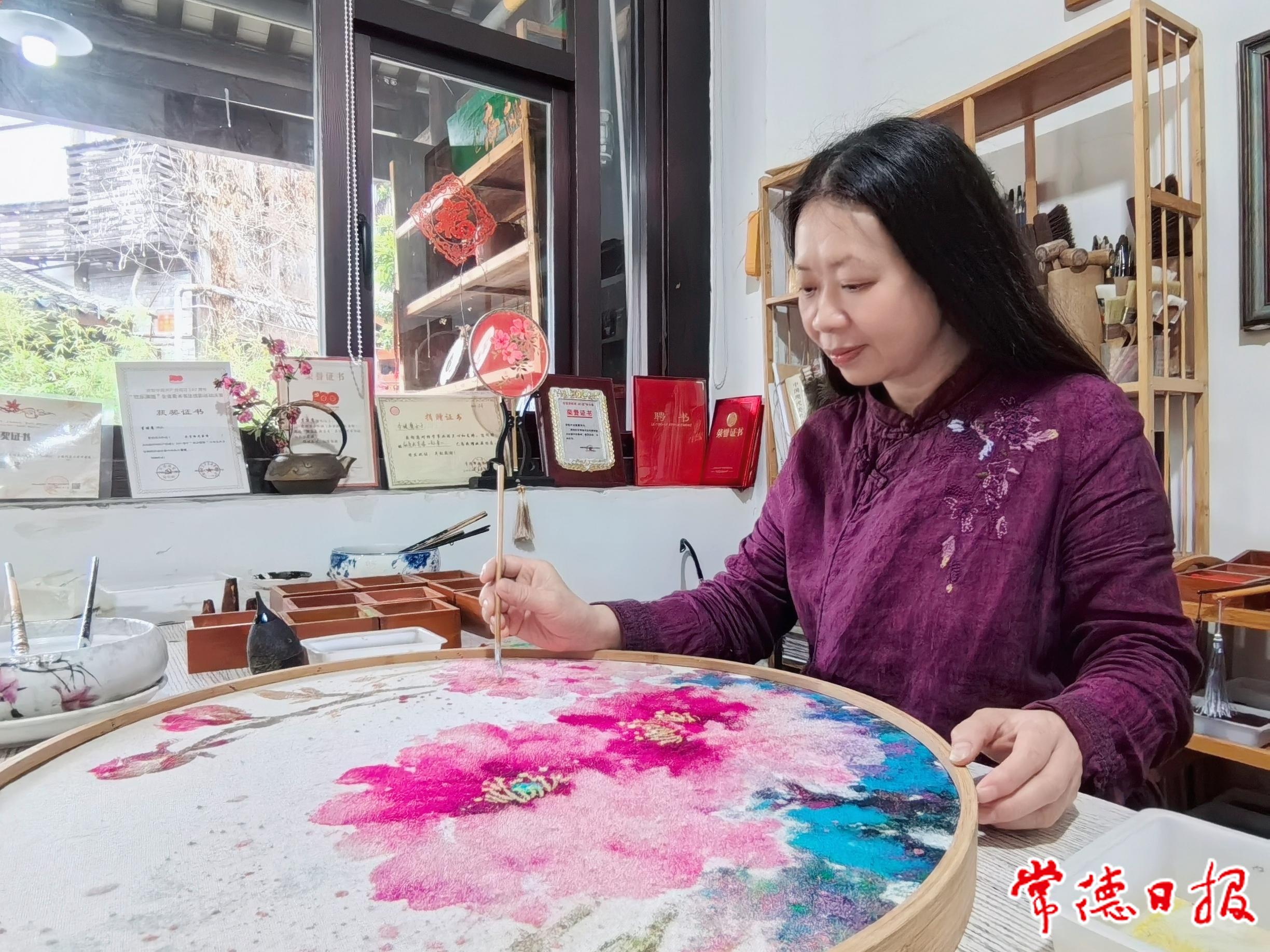 穿紫河畔畫(huà)同心3.jpg
